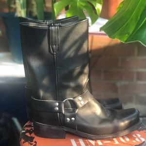 Black motorcycle boots